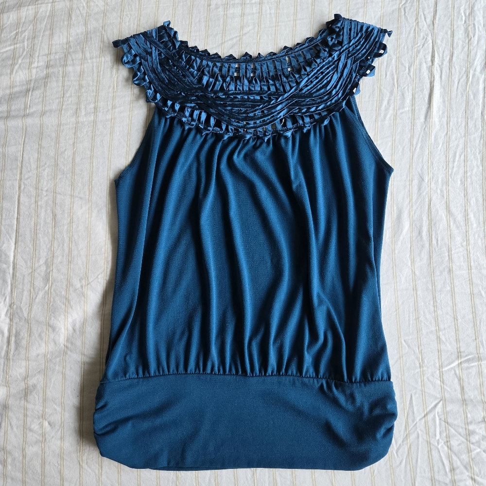 Lavish Women's Teal Sleeveless Blouse Intricate unique neckline Size M